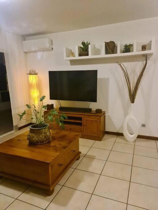 Farerei Appartement Spacieux, Equipe Et Confortable Faaa Esterno foto